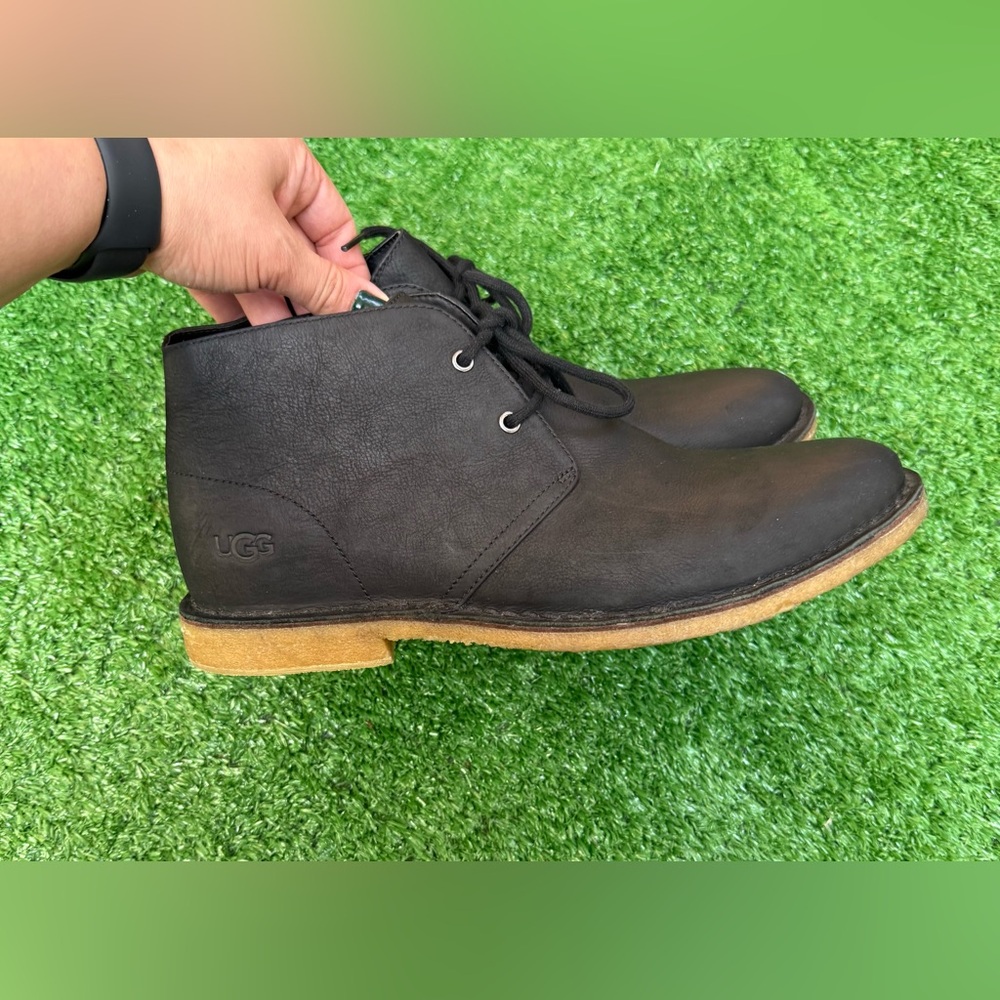 UGG Groveland Black Leather Lace-Up Chukka Boots Men's Size 10
